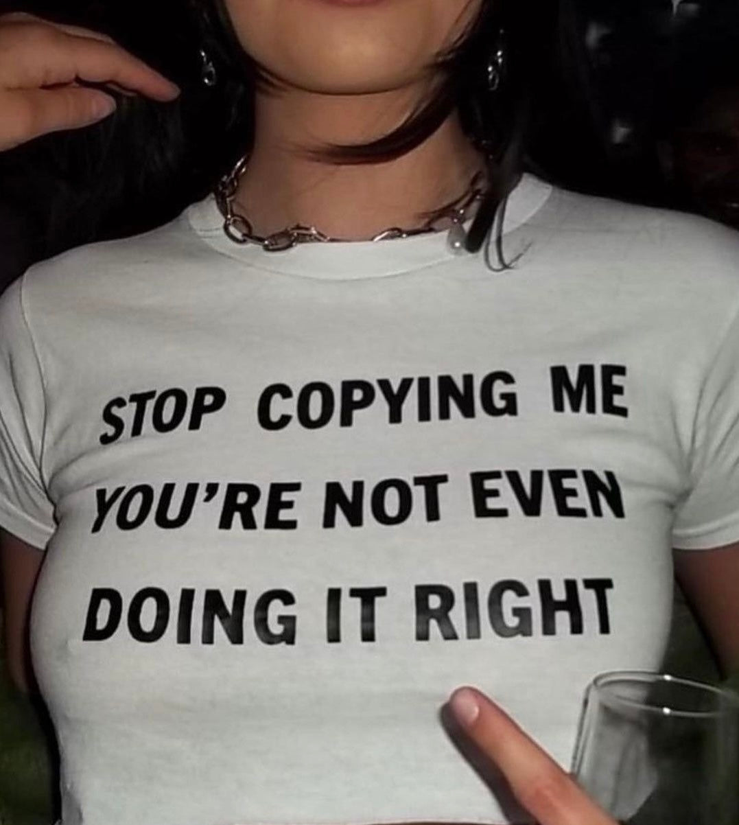 Ladies Cropped Tee ,,STOP COPYING ME,,
